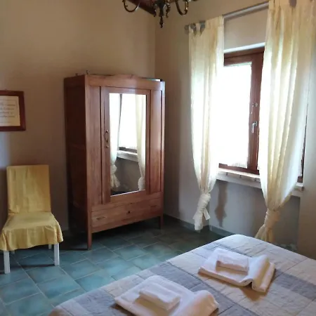 Agriturismo La Svolta Farm stay *